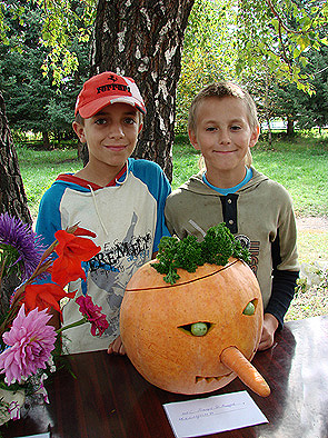 Школьники